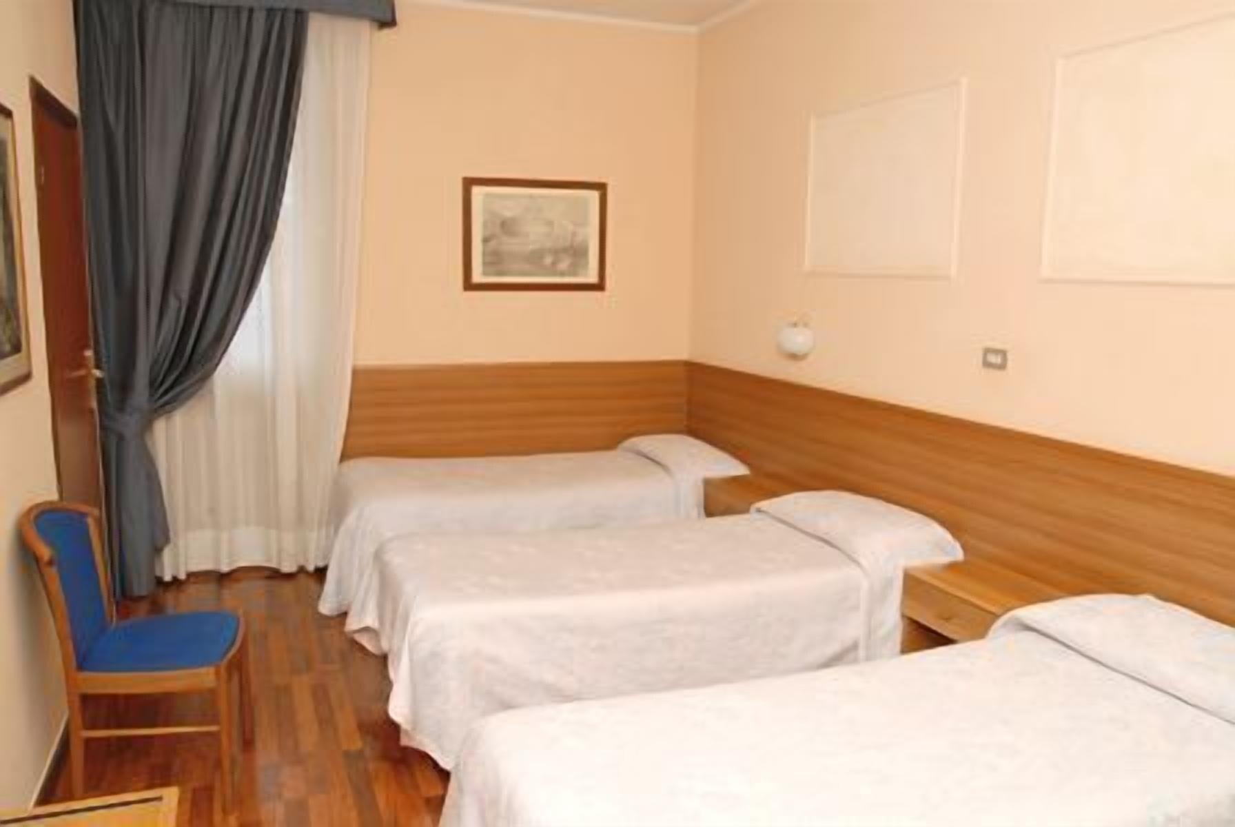 Hotel Porziuncola アッシジ エクステリア 写真