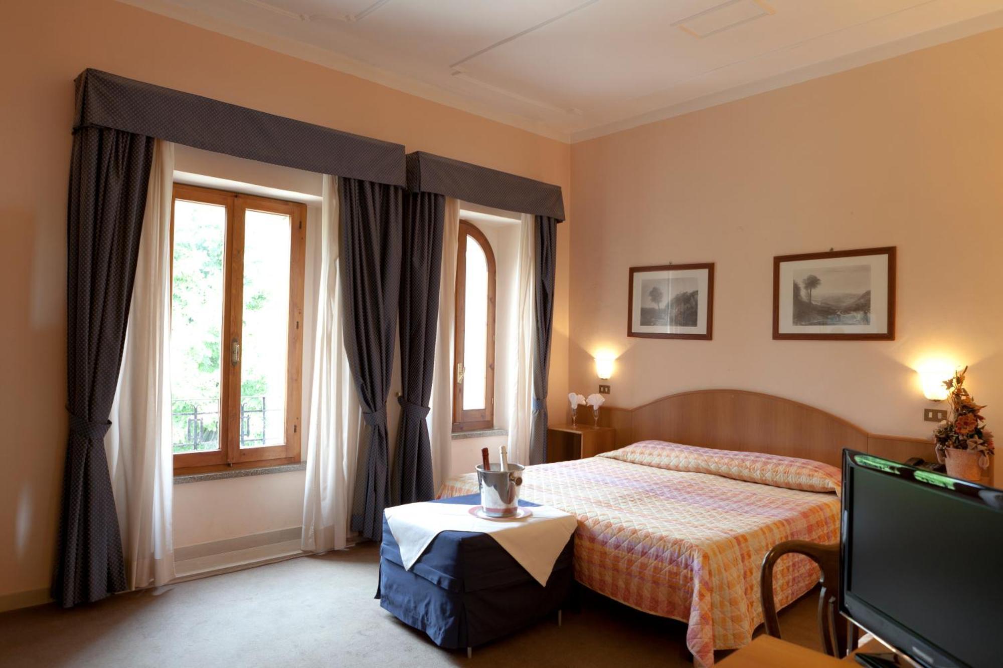 Hotel Porziuncola アッシジ エクステリア 写真